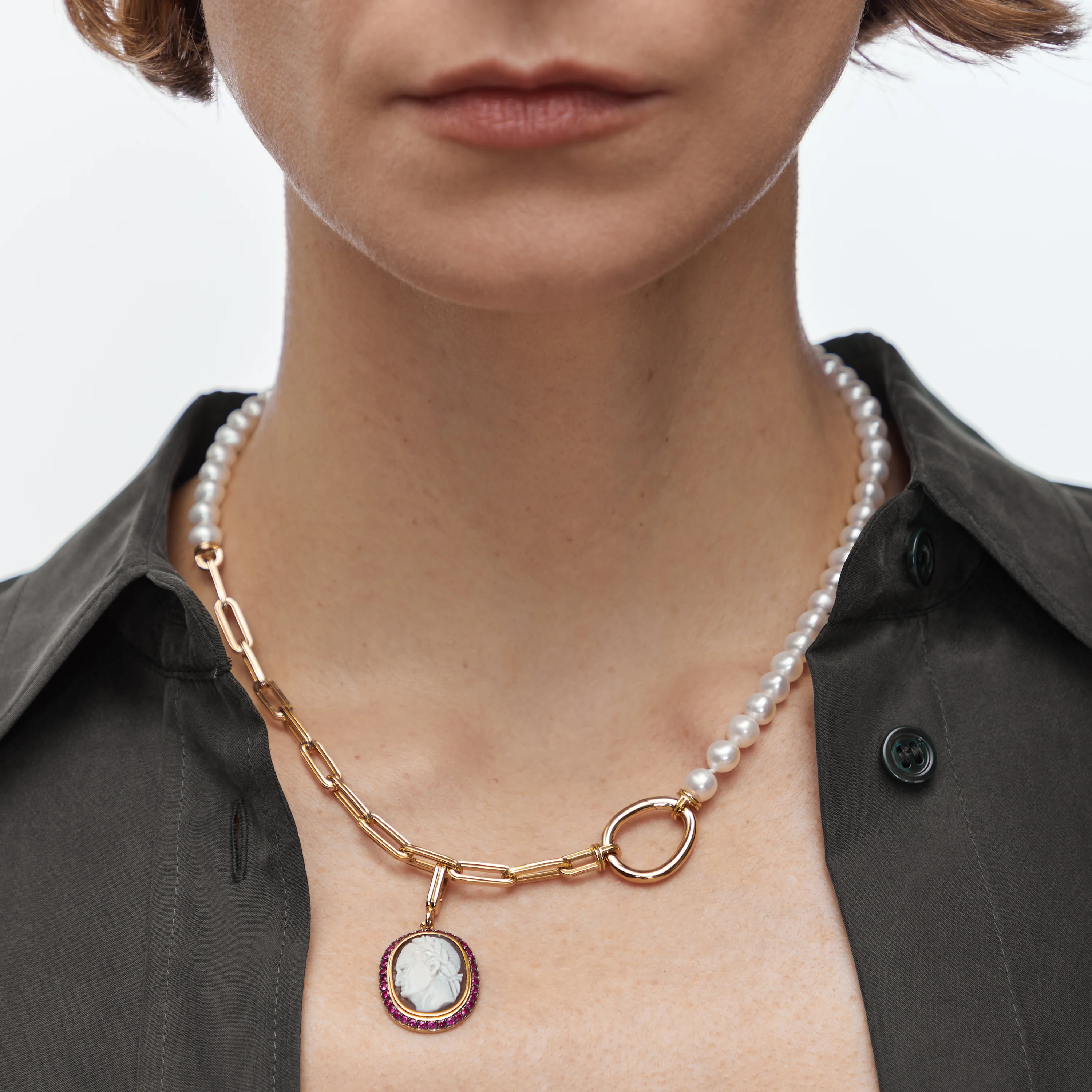 Precious Cameo rubies Medal - Image 4